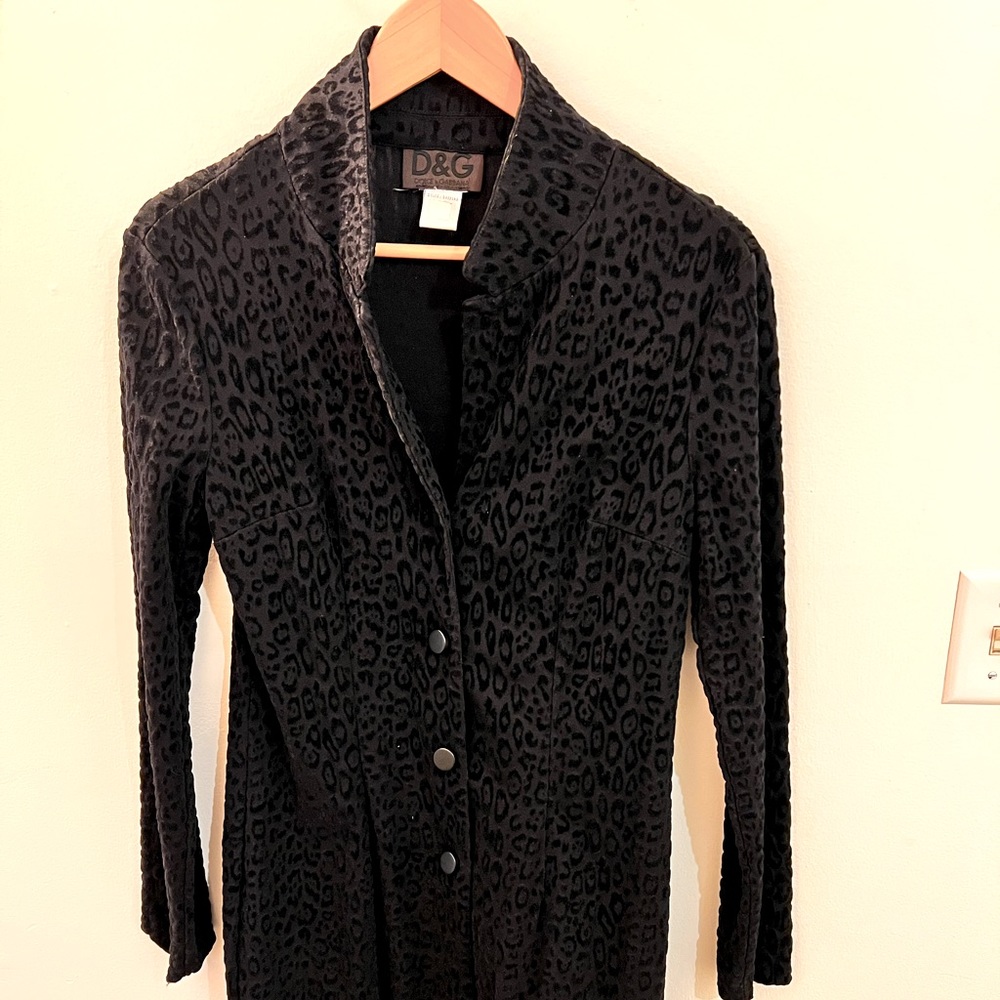 Dolce & Gabbana trench:) Black leopard print. Very casual. Chic:) size MD.